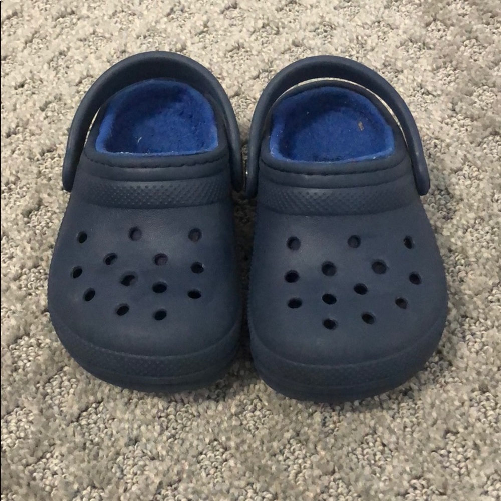 Toddler Crocs (lined) - Picture 2 of 5